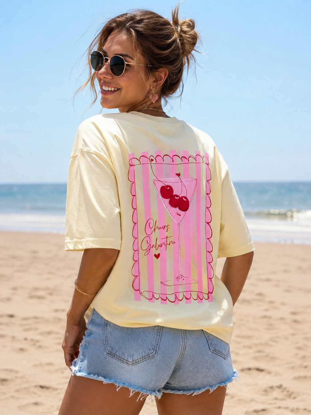 T-shirt 'Cheers Galentine' | Geel
